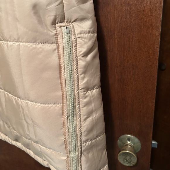 Women's Tan Quilted Vest - Picture 3 of 3